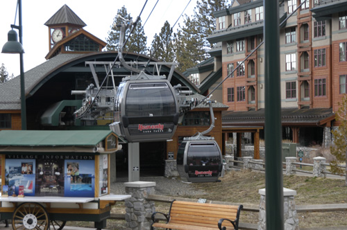 Gondola base displaying departing gondola cars