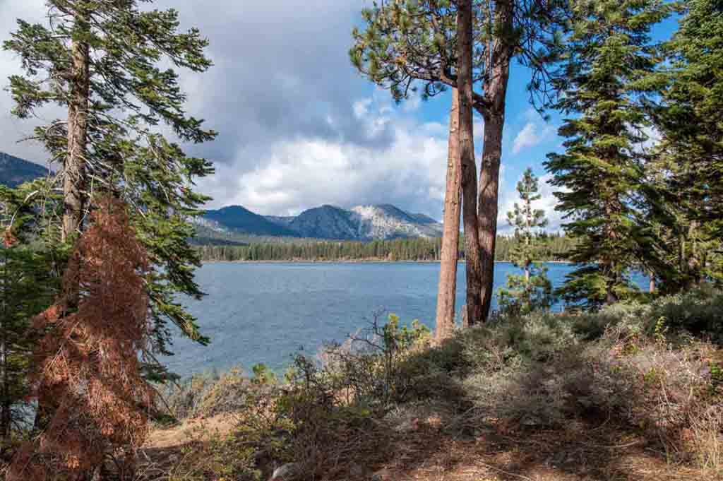 Scene of Fallen Leaf Lake with mountains in the background